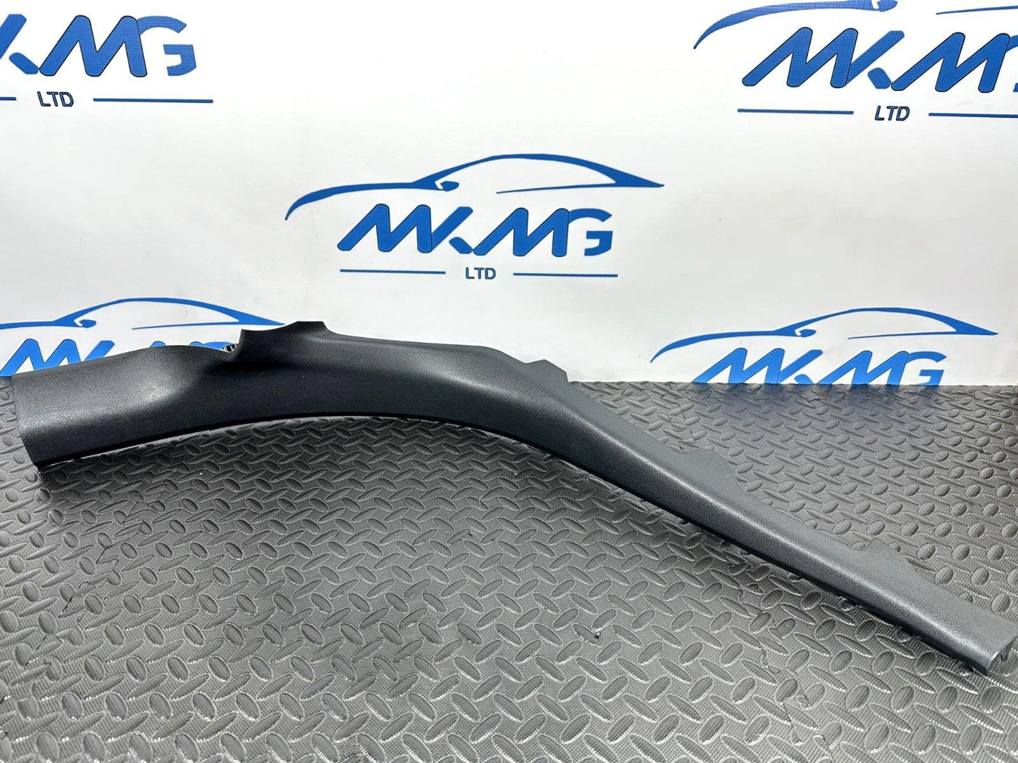 16-19 AUDI A4 B9 SALOON GENUINE REAR LEFT PASSENGER SIDE SILL TRIM 8W0867767
