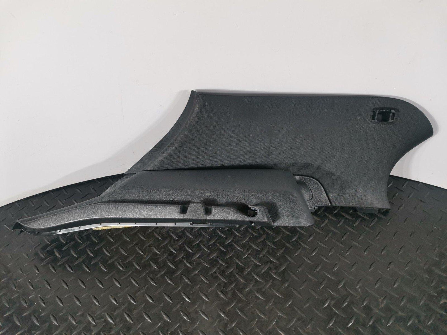 12-18 MERCEDES A-CLASS W176 GENUINE C PILLAR TRIM PANEL REAR N/S A1766900425
