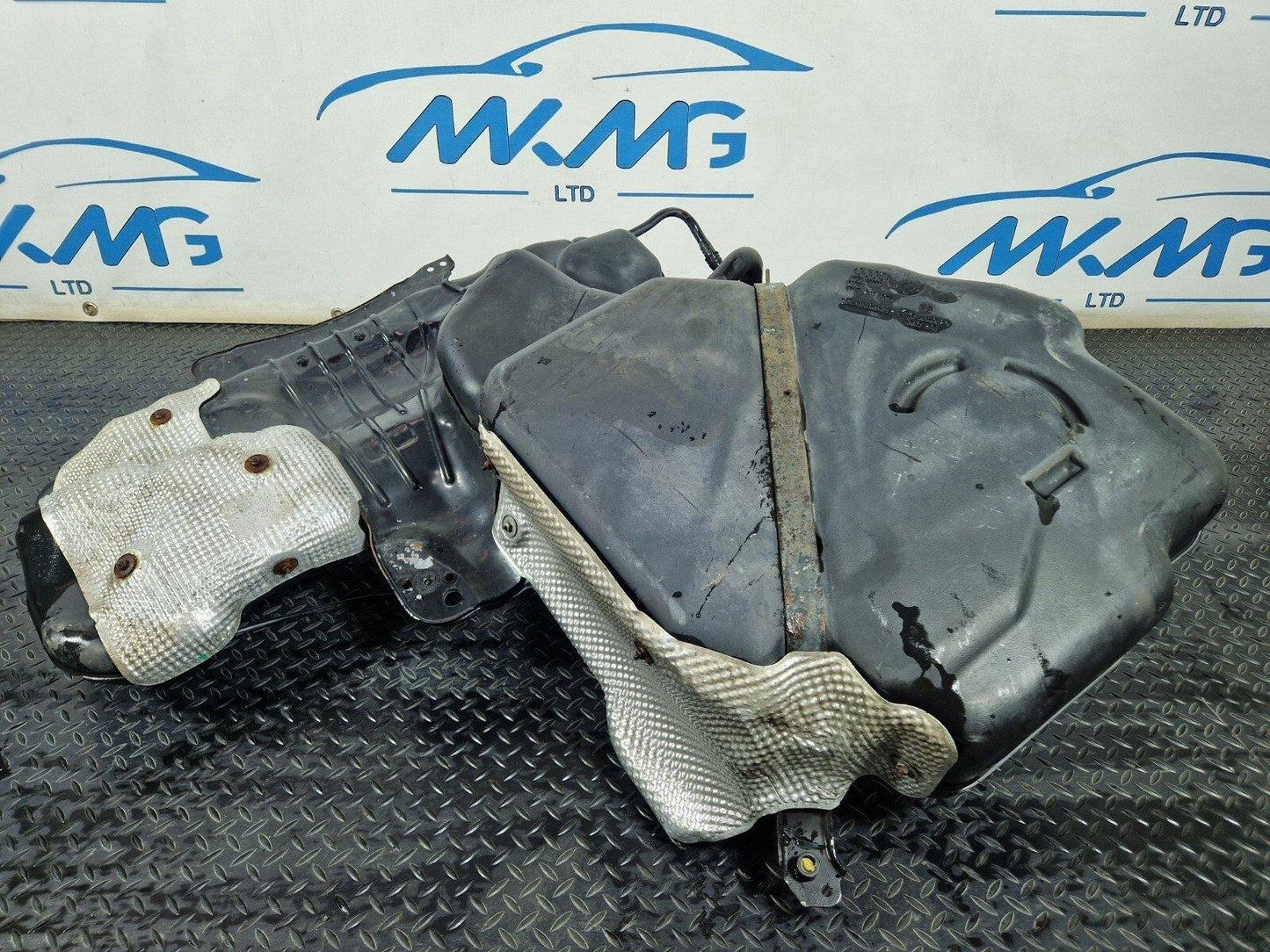 12-17 AUDI S5 CONVERTIBLE  GENUINE PETROL ENGINE FUEL TANK WITH PUMP 8W0201021AF