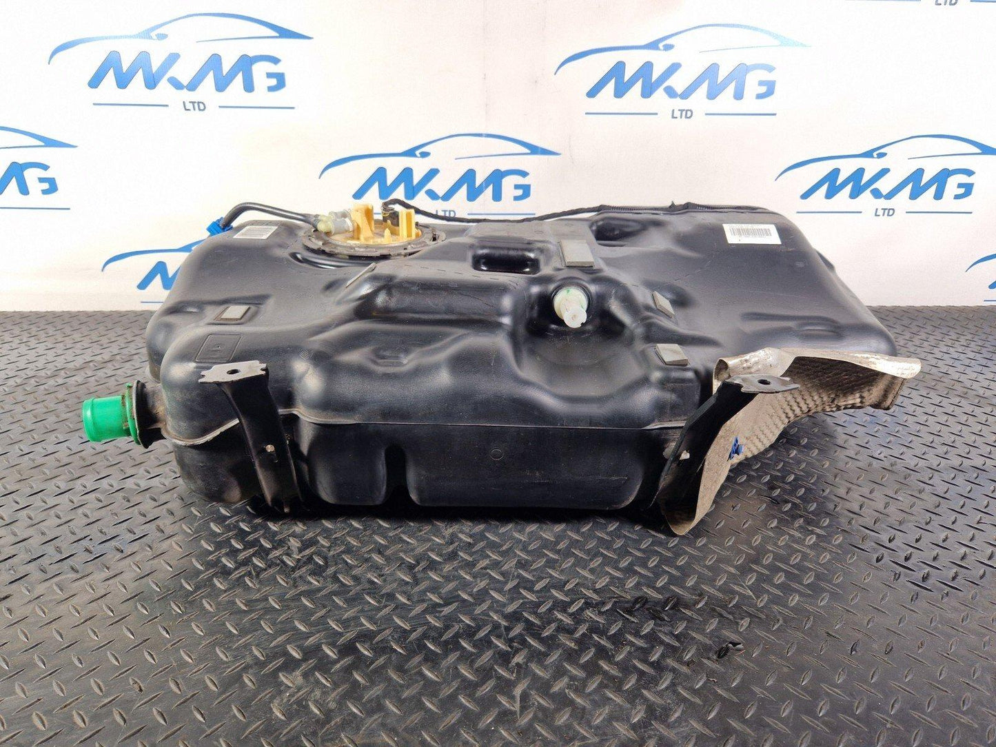 18-ON MERCEDES BENZ A CLASS W177 LINE DIESEL FUEL TANK WITH PUMP A2474701500
