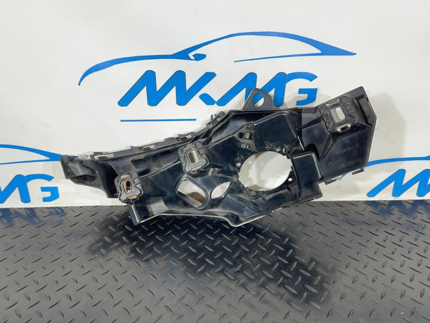 14-21 MERCEDES C CLASS W205 HYBRID BATTERY CHARGER PLASTIC BRACKET A2058852665