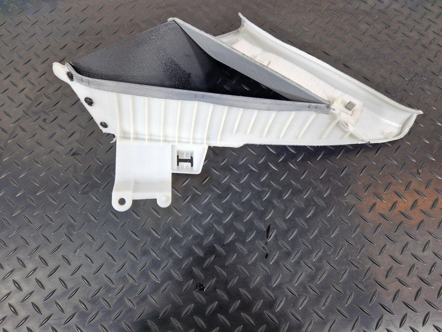 16-24 AUDI A5 F5 COUPE OEM REAR LEFT N/S C-PILLAR COMPLETE TRIM 8W5867287C