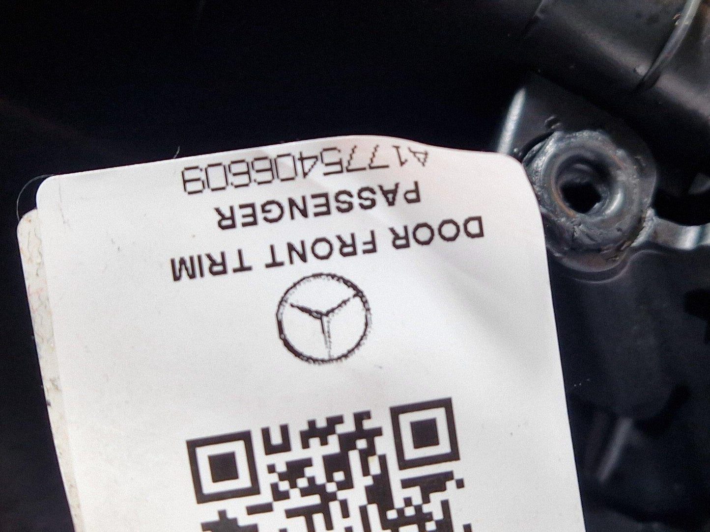 19-ON MERCEDES BENZ B CLASS W247 AMG FRONT LEFT N/S DOOR PANEL CARD A2477204702