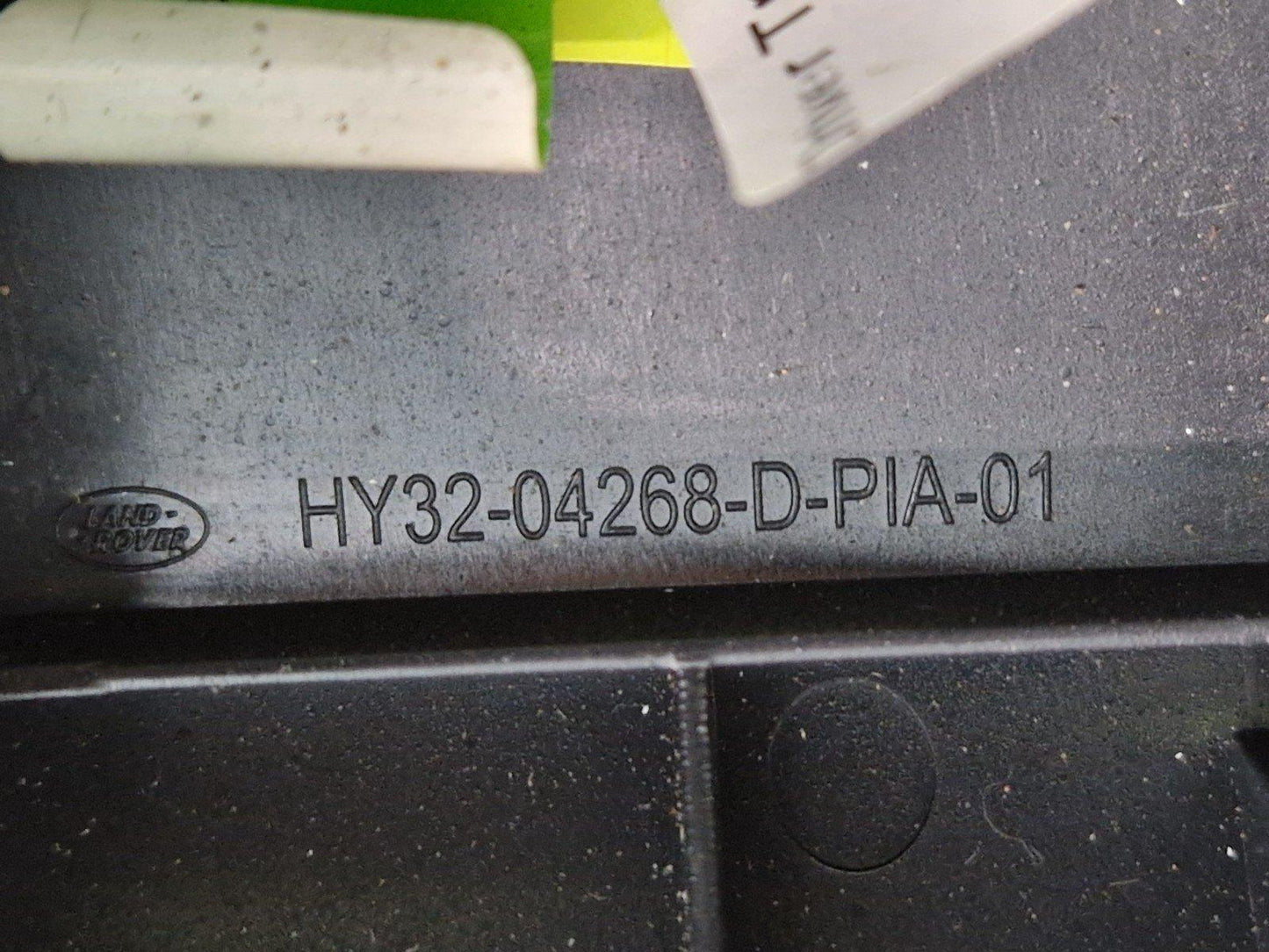 17-ON LAND ROVER DISCOVERY L462 RIGHT SIDE DASHBOARD TRIM HY32-04268-D
