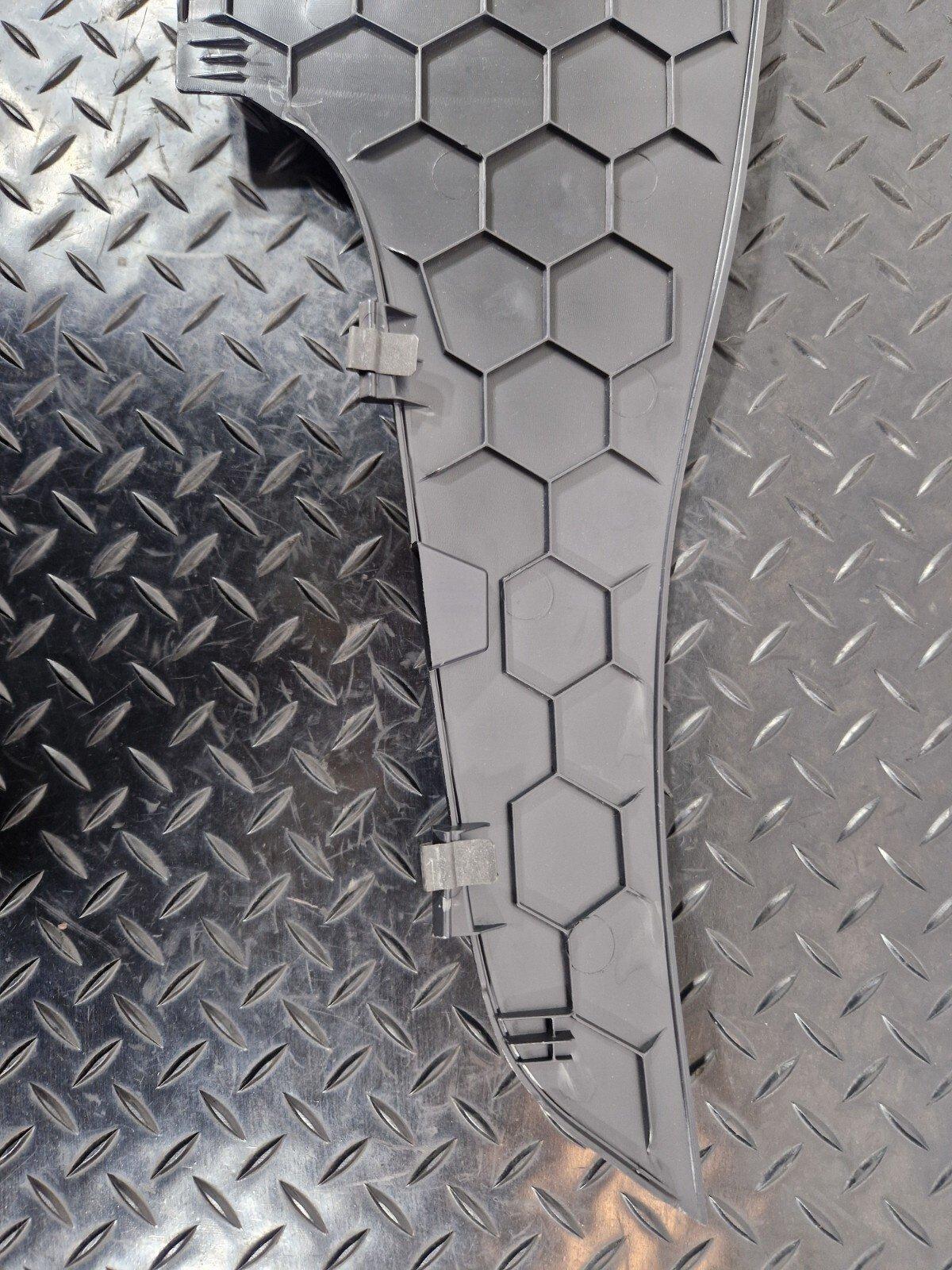 17-20 VW GOLF MK7.5 CENTRE CONSOLE COVER TRIM RIGHT SIDE 5GE863045C