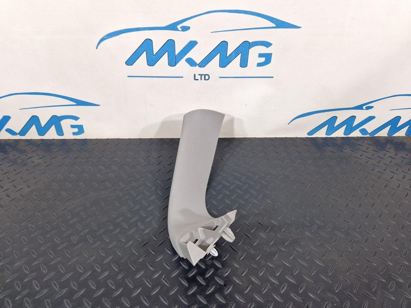 14-21 BMW 2 SERIES F45 F46 218i TAILGATE LEFT SIDE TRIM PANEL 7318937