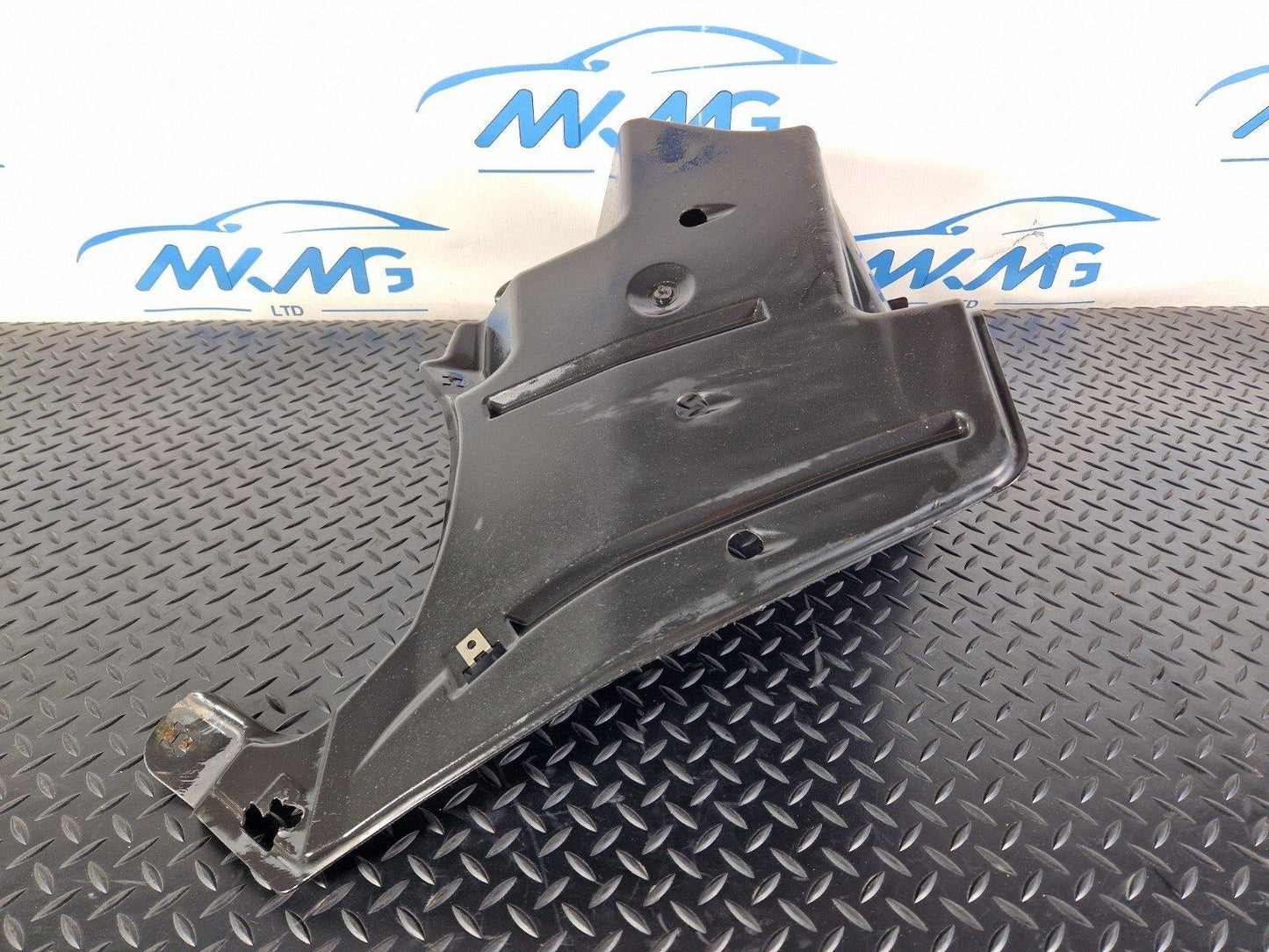 12-18 AUDI A6 C7 REAR RIGHT SIDE UNDERBODY UNDERTRAY COVER 4G0825219B