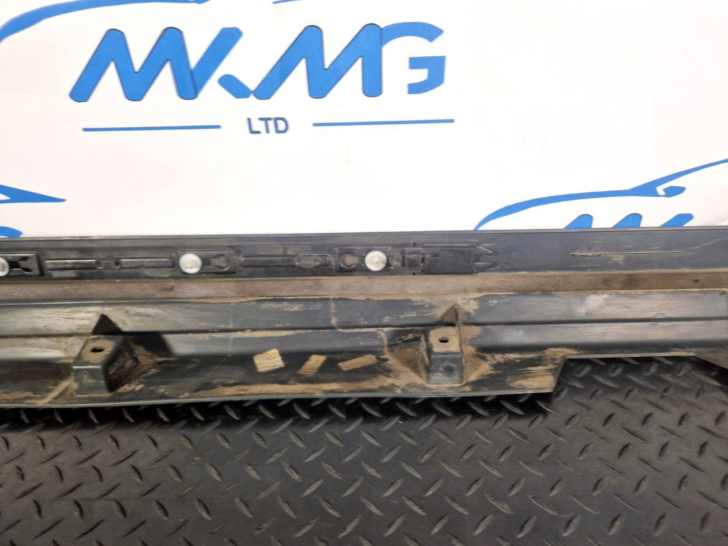 2019-ON  LAND ROVER DISCOVERY L550 LCI RIGHT O/S SKIRT IN BLACK FK72-10154-AE
