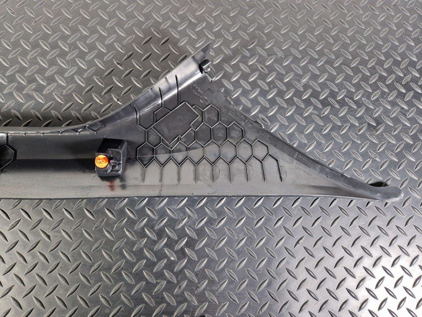 18-ON MERCEDES BENZ SPRINTER W907 FRONT LEFT A-PILLAR TRIM COVER A9076901000
