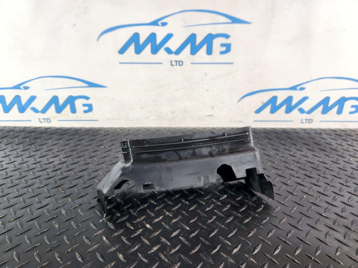 10-18 VW TOUAREG 7P GENUINE RADIATOR AIR GUIDE DUCT LEFT SIDE 7P6121395