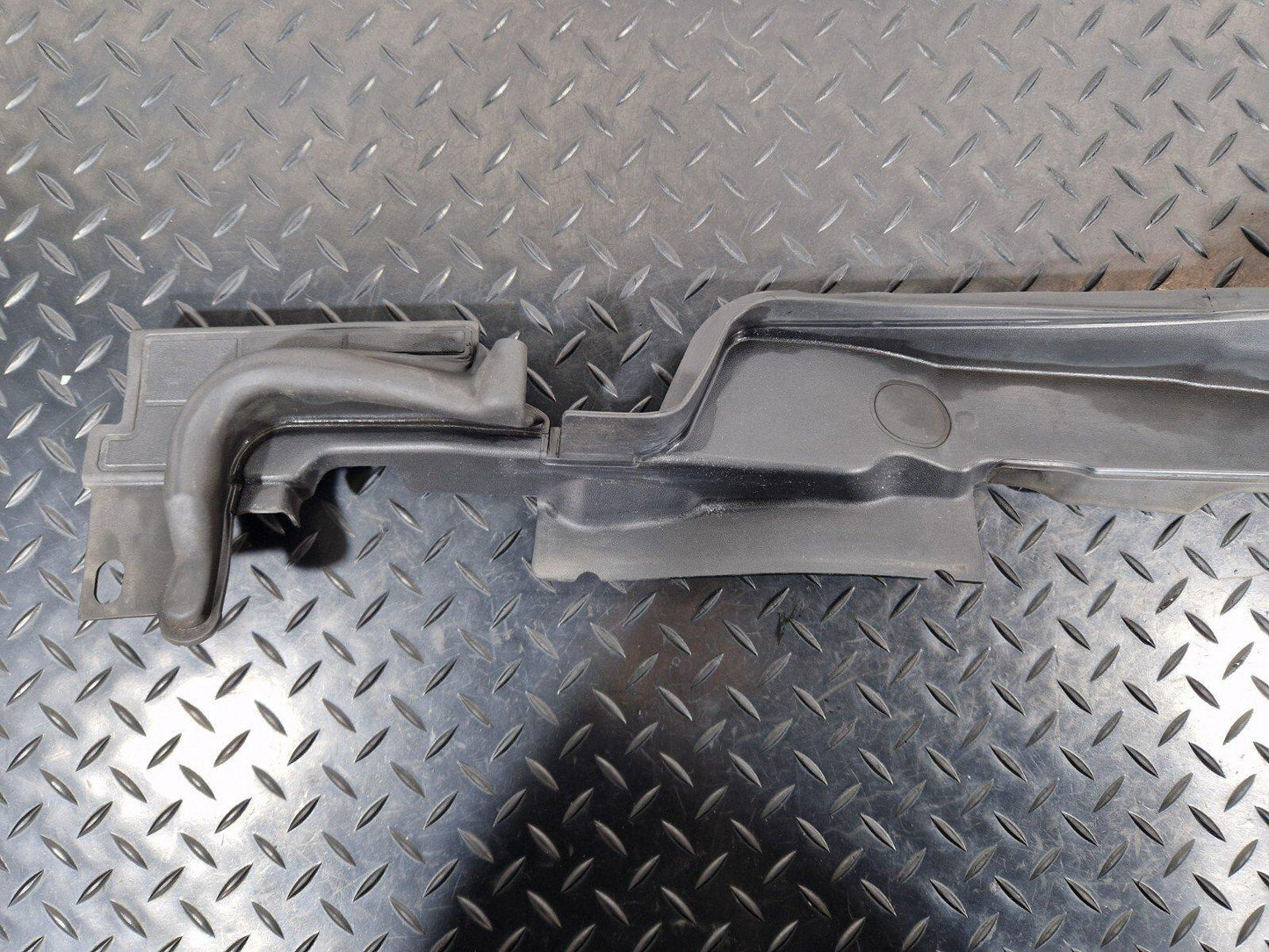 16-23 AUDI A5 F5 S-LINE FRONT LEFT WING FENDER SEAL TRIM 8W6821169C