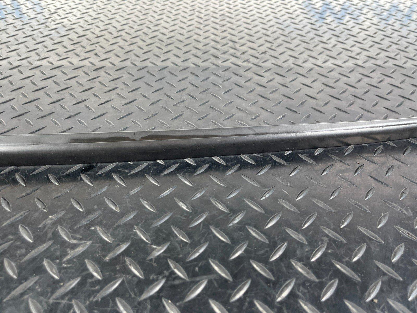 16-23 AUDI A5 SPORTBACK FRONT WINDSHIELD LEFT WATER DEFLECTOR STRIP 8W6854327B
