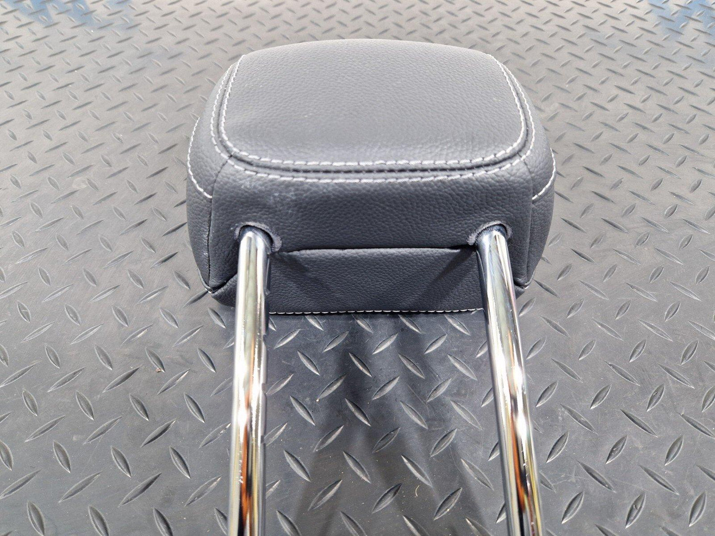 14-21 MERCEDES BENZ C200d W205 REAR SEAT HEAD REST FITS LEFT & RIGHT A2059702950