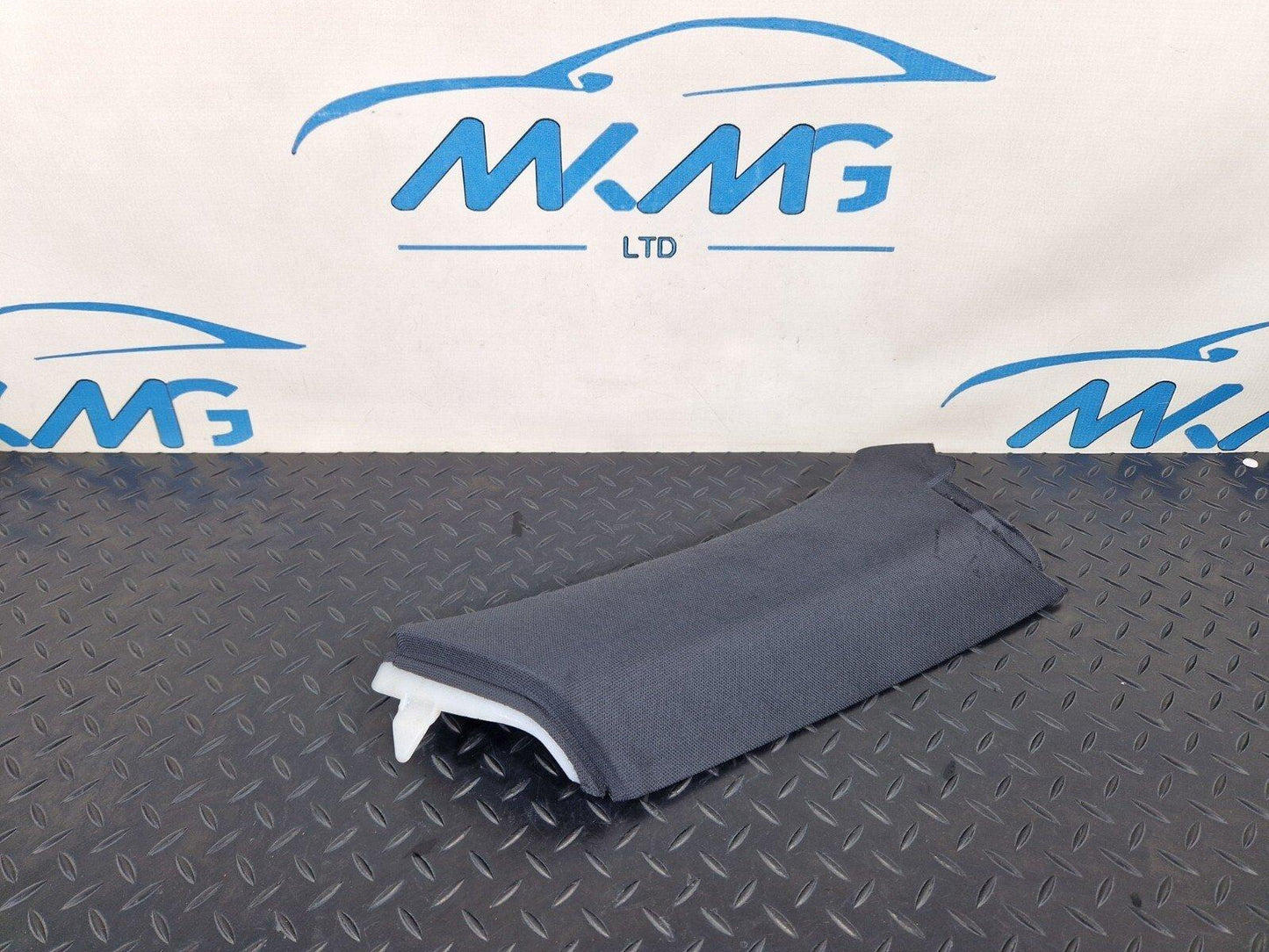 16-19 AUDI A4 AVANT B9 S-LINE GENUINE LEFT REAR C PILLAR TRIM 8W9867287A