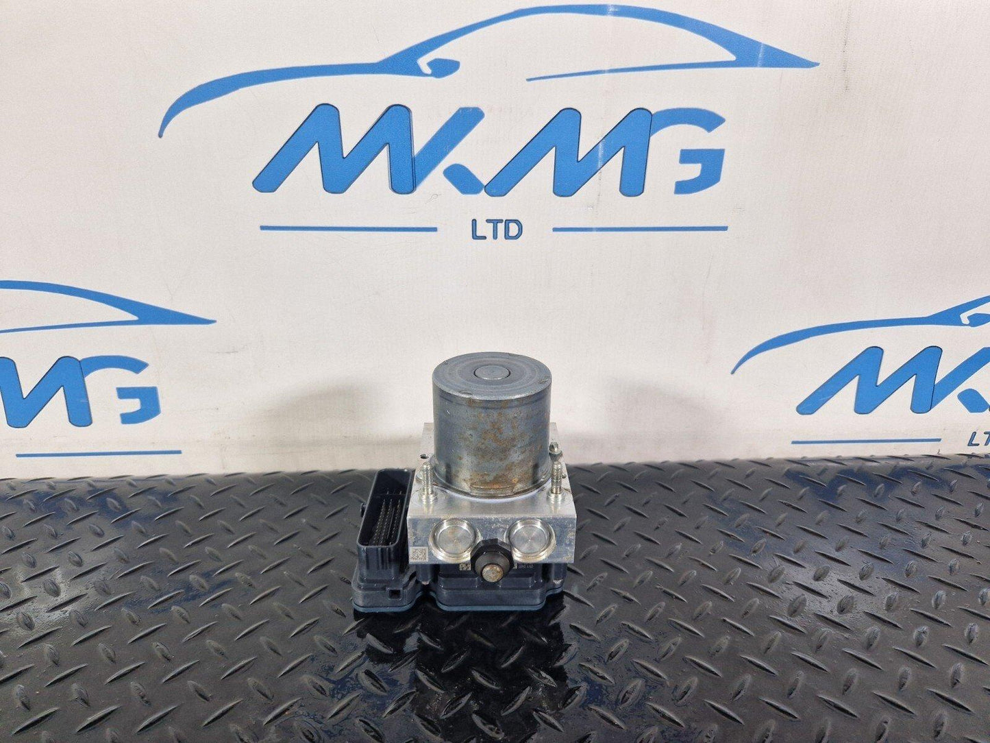 19-ON MERCEDES BENZ CLA C118 GENUINE ABS PUMP A2439010900 A2439002000