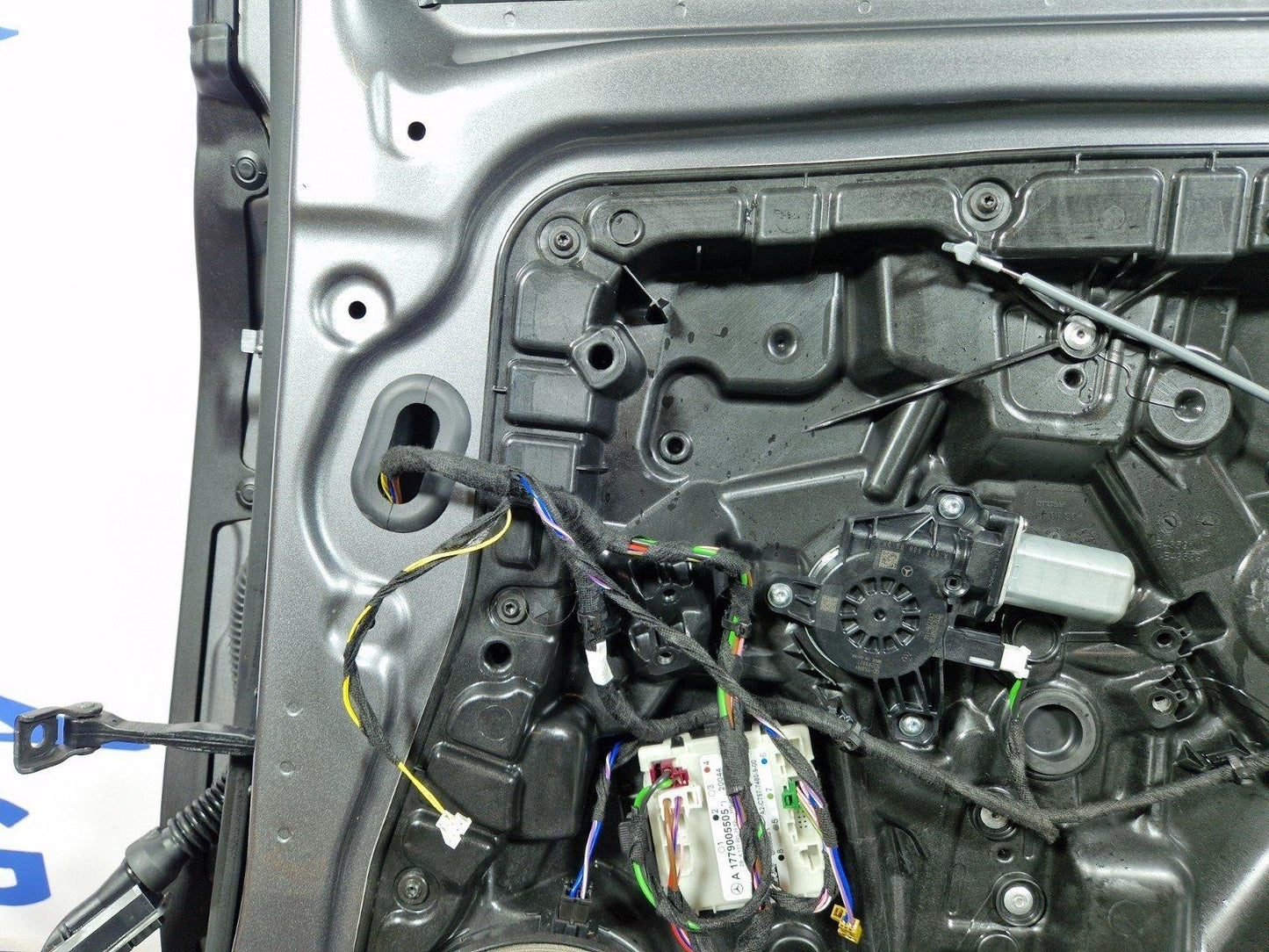 19-ON MERCEDES BENZ B CLASS W247 REAR RIGHT O/S/R COMPLETE DOOR IN GREY 787