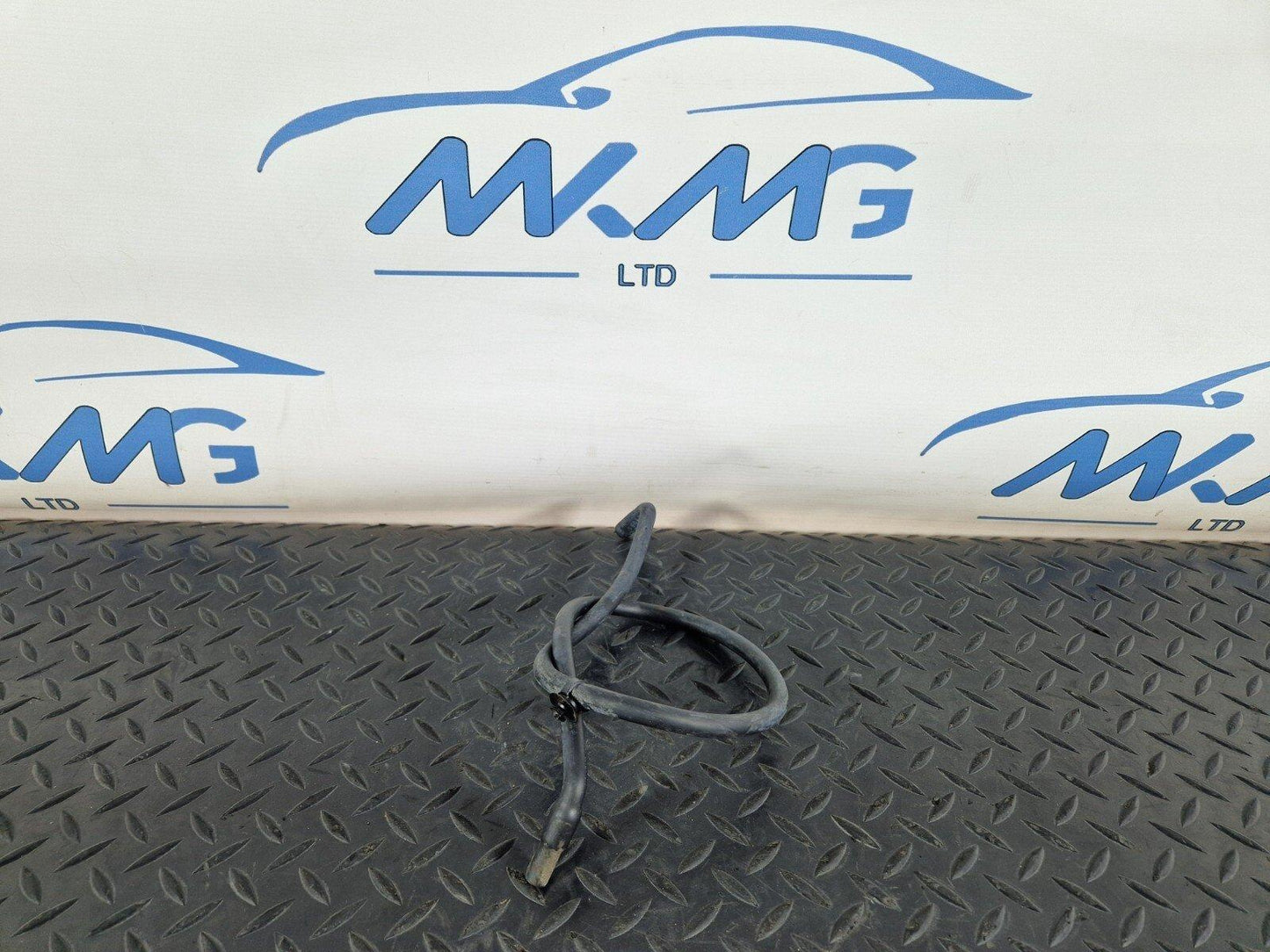 16-19 AUDI A4 AVANT B9 S-LINE RIGHT SIDE HEADLIGHT WASHER HOSE 8W0941718A