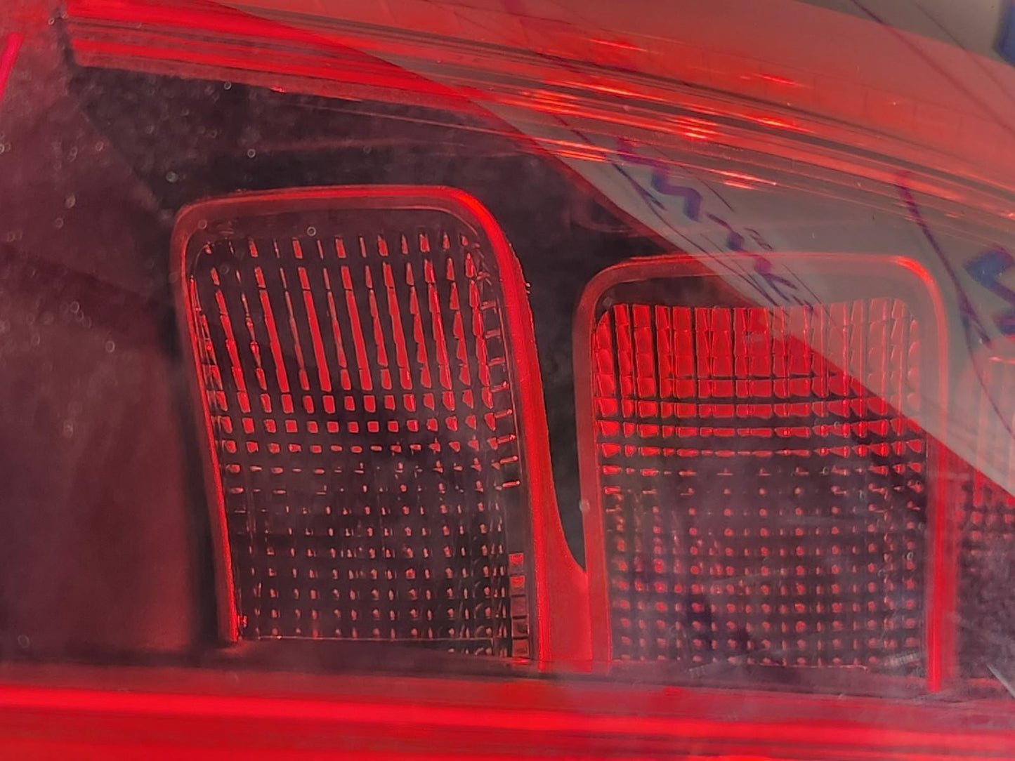 19-ON MERCEDES BENZ B CLASS W247 REAR O/S OUTER TAIL LIGHT A2479061002 DAMAGED