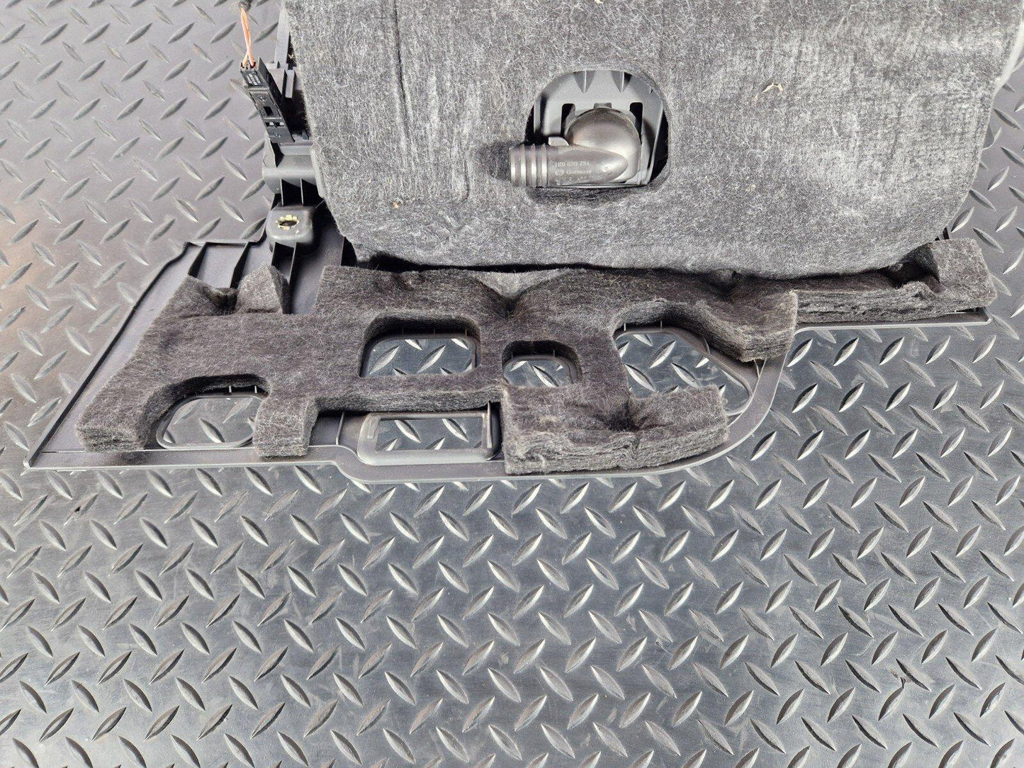 16-19 AUDI A4 B9 GENUINE DASHBOARD GLOVE BOX 8W2857035