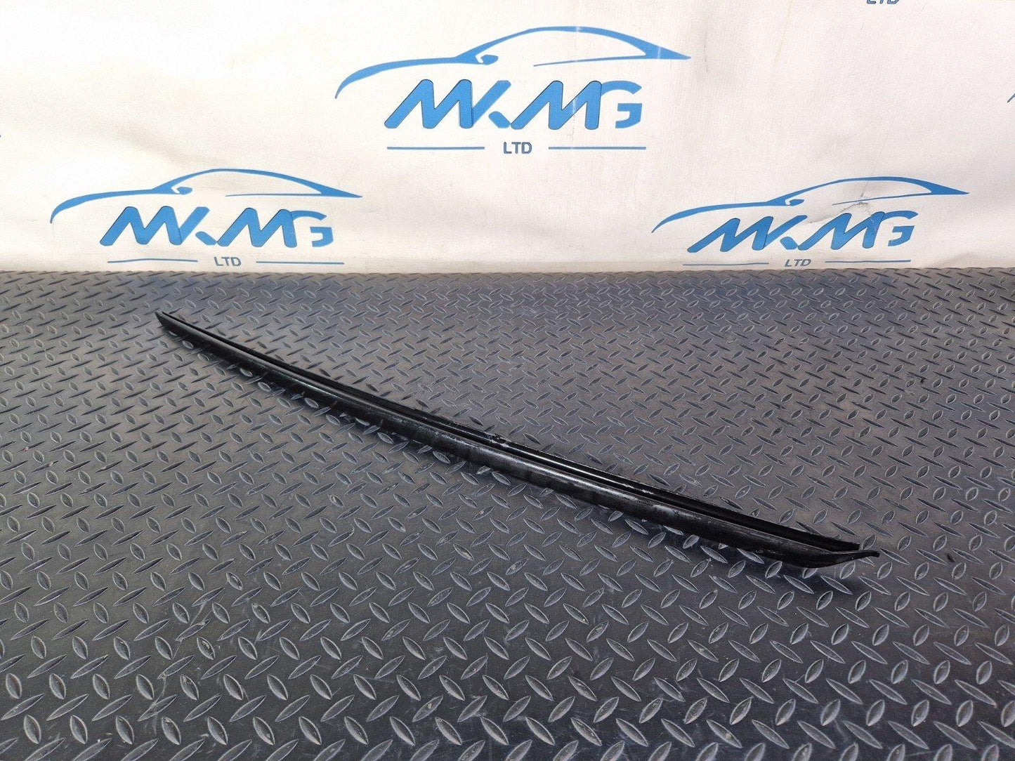 16-19 AUDI A4 B9 FRONT WINDSCREEN O/S WEATHERSTRIP MOULDING STRIP 8W0854328C