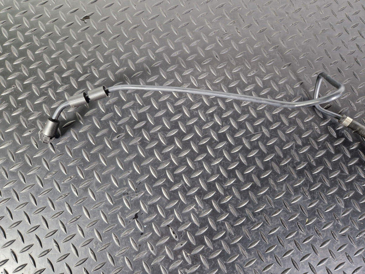 14-21 MERCEDES BENZ W205 GENUINE OEM WINDSHIELD WASHER HOSE PIPE A2058308004