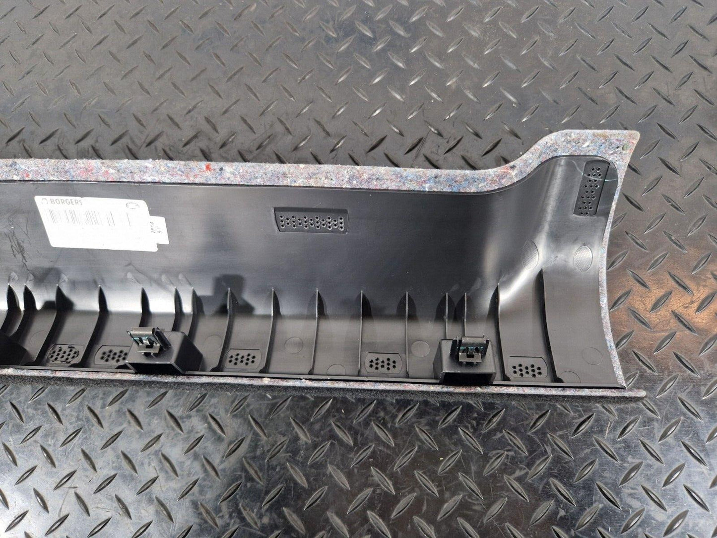 2019-ON  LAND ROVER DISCOVERY L550 LCI HEELBOARD CENTRE TRIM PANEL LK72674A34AC