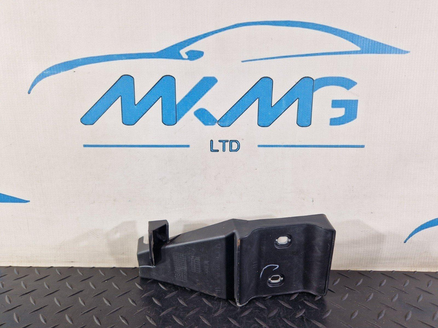 11-19 MERCEDES BENZ ML W166 GENUINE BRACKET A1668850140 (DAMAGED)