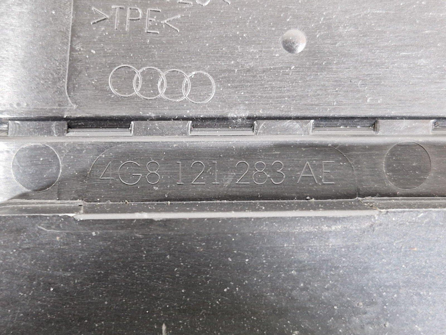 10-18 AUDI A7 4G S-LINE GENUINE FRONT RIGHT RADIATOR AIR DUCT GUIDE 4G8121283AE