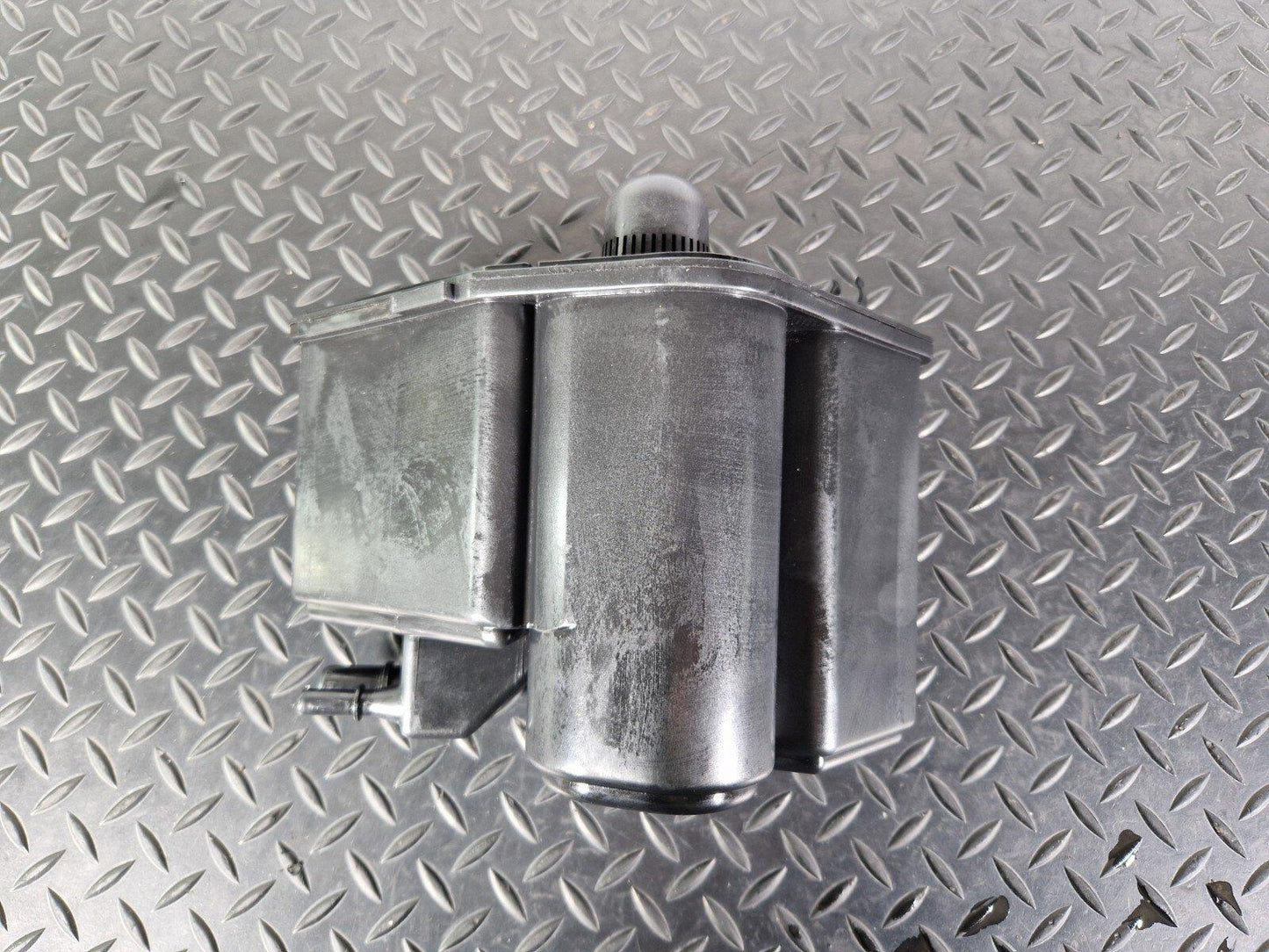 14-20 MERCEDES BENZ GLA 200 X156 OEM CARBON TANK FUEL VAPOUR A2464702900