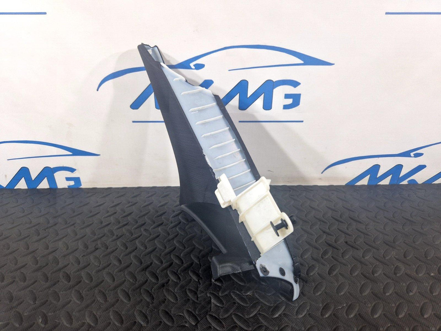 16-19 AUDI A4 B9 REAR RIGHT DRIVER SIDE COMPLETE C-PILLAR TRIM 8W5867288B