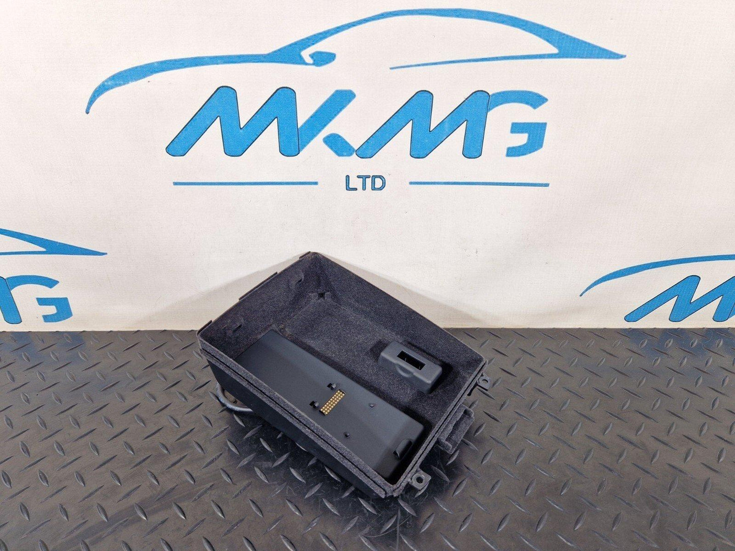 AUDI A8 4H CENTER CONSOLE ARMREST STORAGE COMPARTMENT INSERT TRAY 4H0863075M