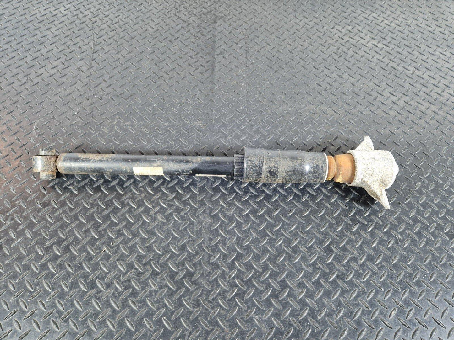 16-19 AUDI A4 B9 GENUINE OEM REAR SHOCK ABSORBER FITS LEFT & RIGHT 8W0513035AD
