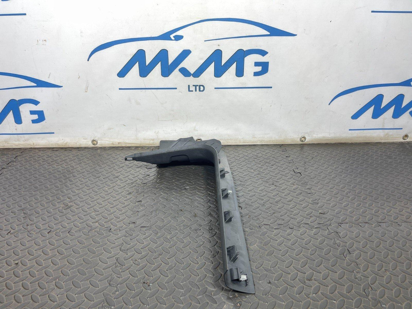 16-19 AUDI A4 B9 SALOON GENUINE FRONT RIGHT DRIVER SIDE FOOTWELL TRIM 8W2867272