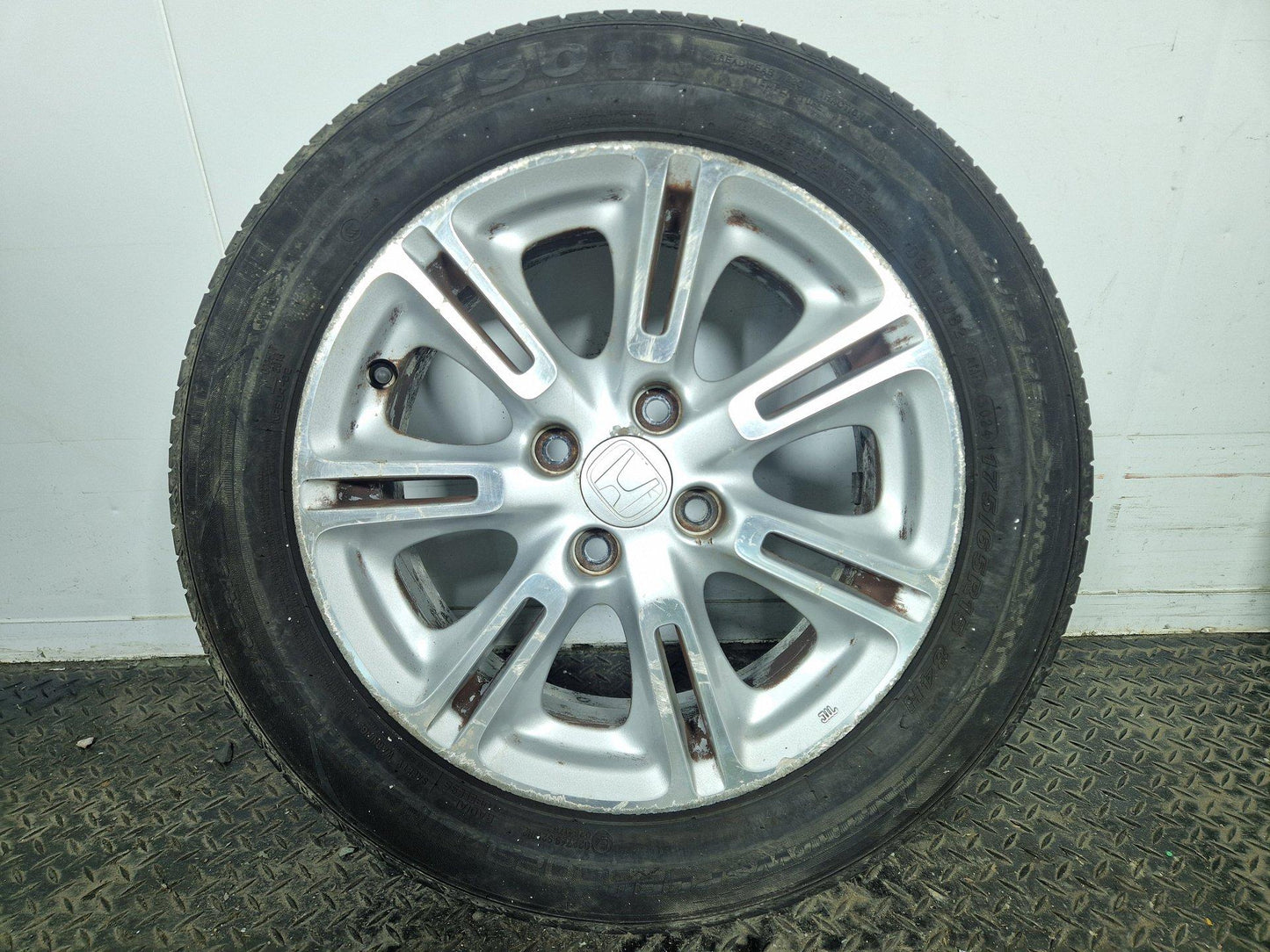 Honda Insight ZE2 15" Alloy Wheel with Tyre 6mm 175/65/15