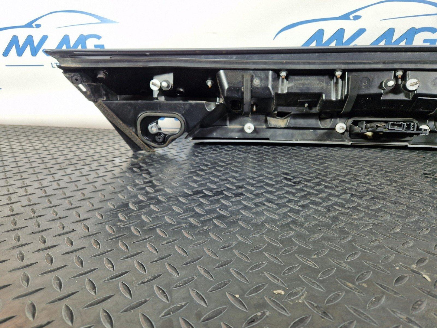 15-18 AUDI A7 4G OEM BOOT SPOILER LOWER SECTION TRIM COVER 4G8827086