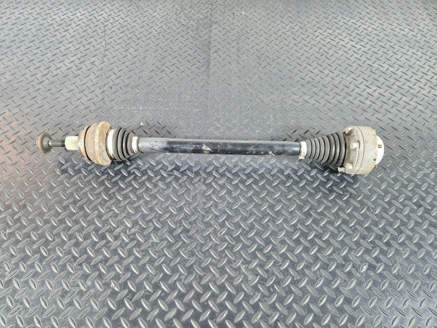 16-19 AUDI A4 B9 GENUINE OEM REAR DRIVESHAFT FITS LEFT & RIGHT 8W0501203D