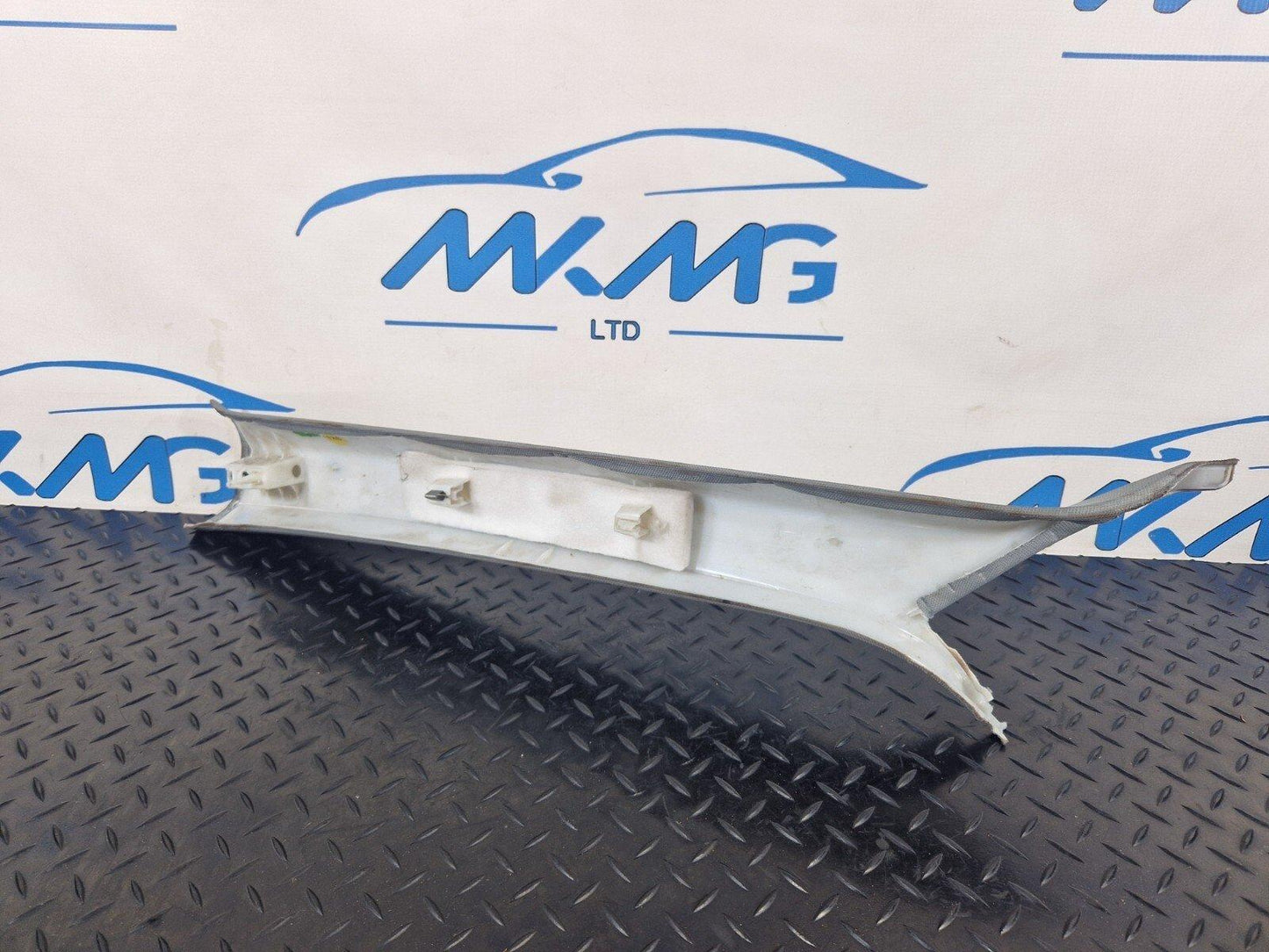 16-19 AUDI A4 B9 GENUINE FRONT RIGHT SIDE A PILLAR TRIM COVER PANEL 8W0867234