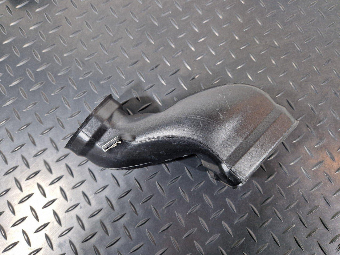 18-ON MERCEDES SPRINTER W907 W910 RIGHT DRIVER SIDE AIR DUCT A9078304401
