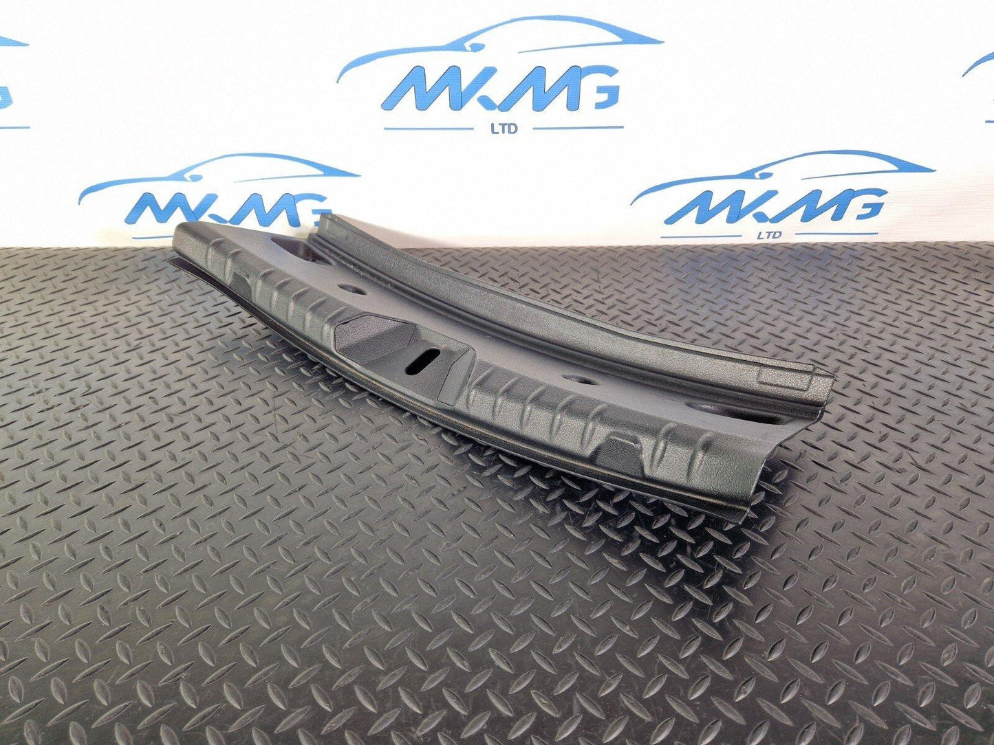 14-16 BMW 2 SERIES F22 GENUINE BOOT LID LOADING TRIM COVER PANEL 7296038