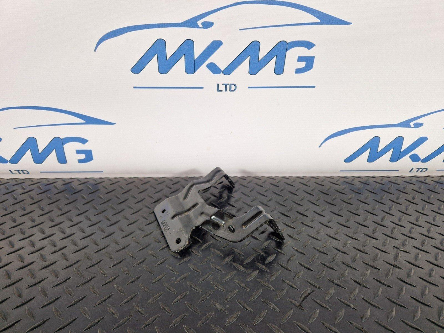 16-19 AUDI A4 B9 EXPANSION COOLANT TANK BRACKET 8W0121232F