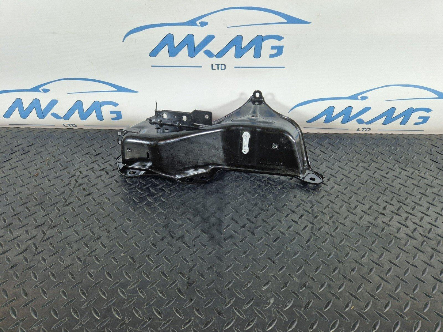 14-21 MERCEDES BENZ C300h W205 OEM LEFT BOOT LINER BRACKET A2056308701