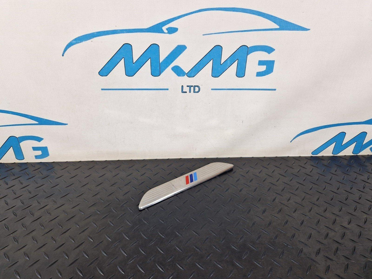 10-13 BMW E70 LCI X5 GENUINE OEM REAR DOOR KICK PLATES SILL COVER TRIM 7205265