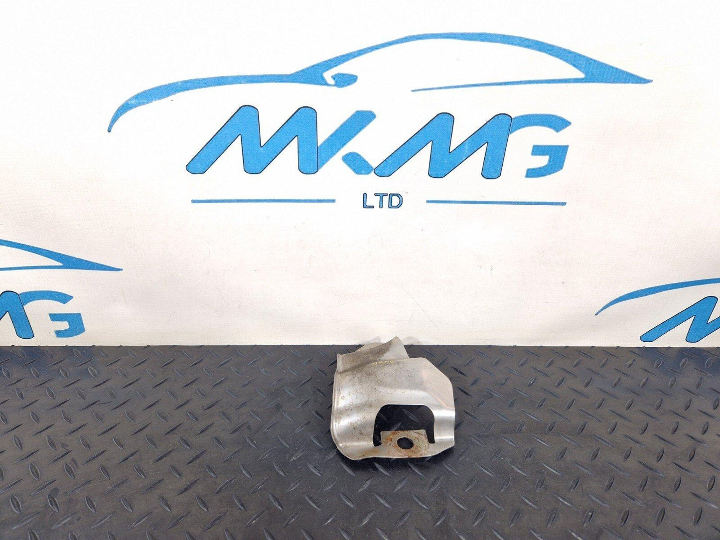 14-21 MERCEDES BENZ C220 W205 FUEL FILLER NECK BRACKET PROTECT SHEET A2054750046