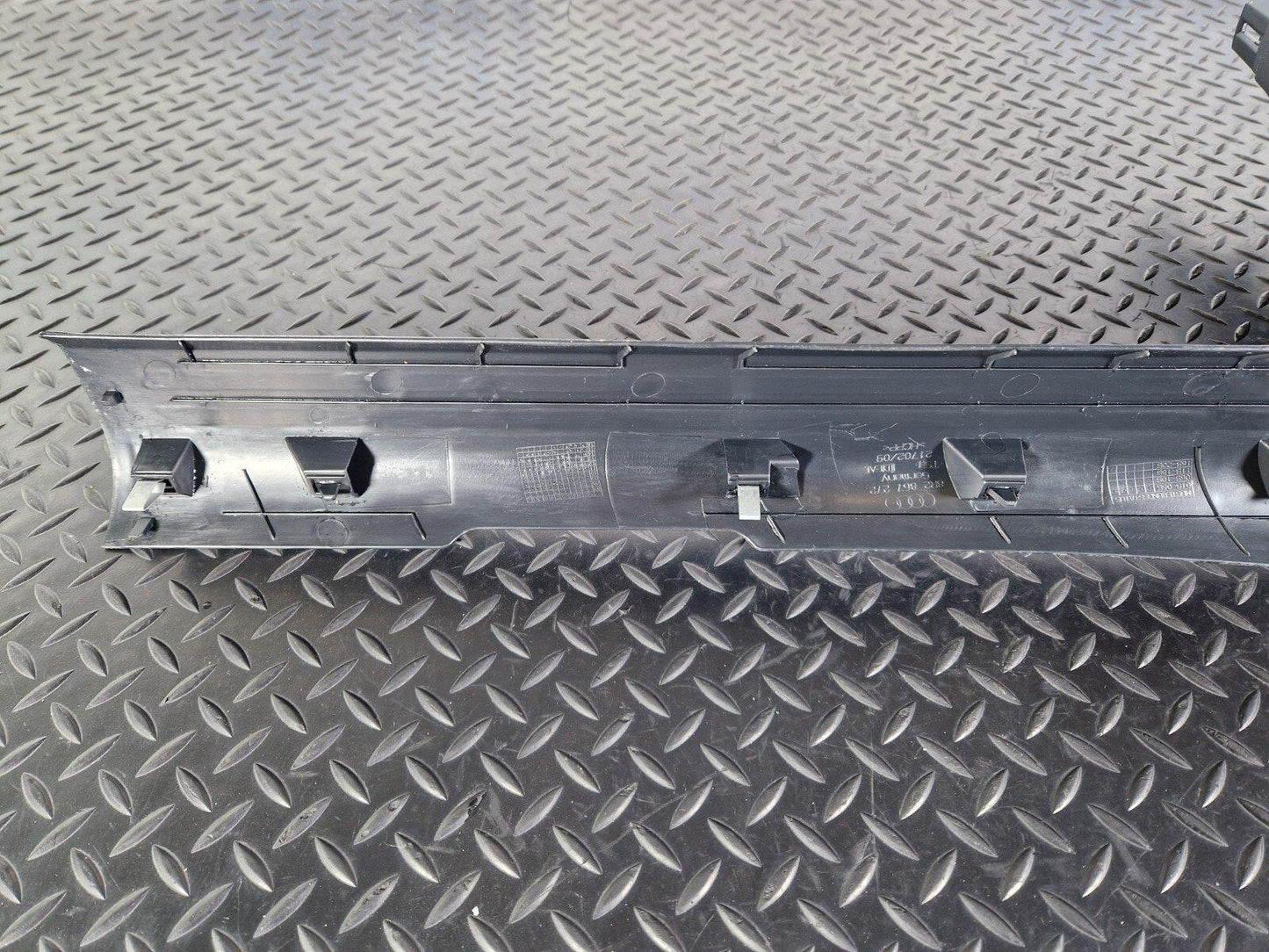12-17 AUDI Q5 S-LINE GENUINE OEM DOOR SILL INTERIOR TRIM RIGHT SIDE 8R2867272