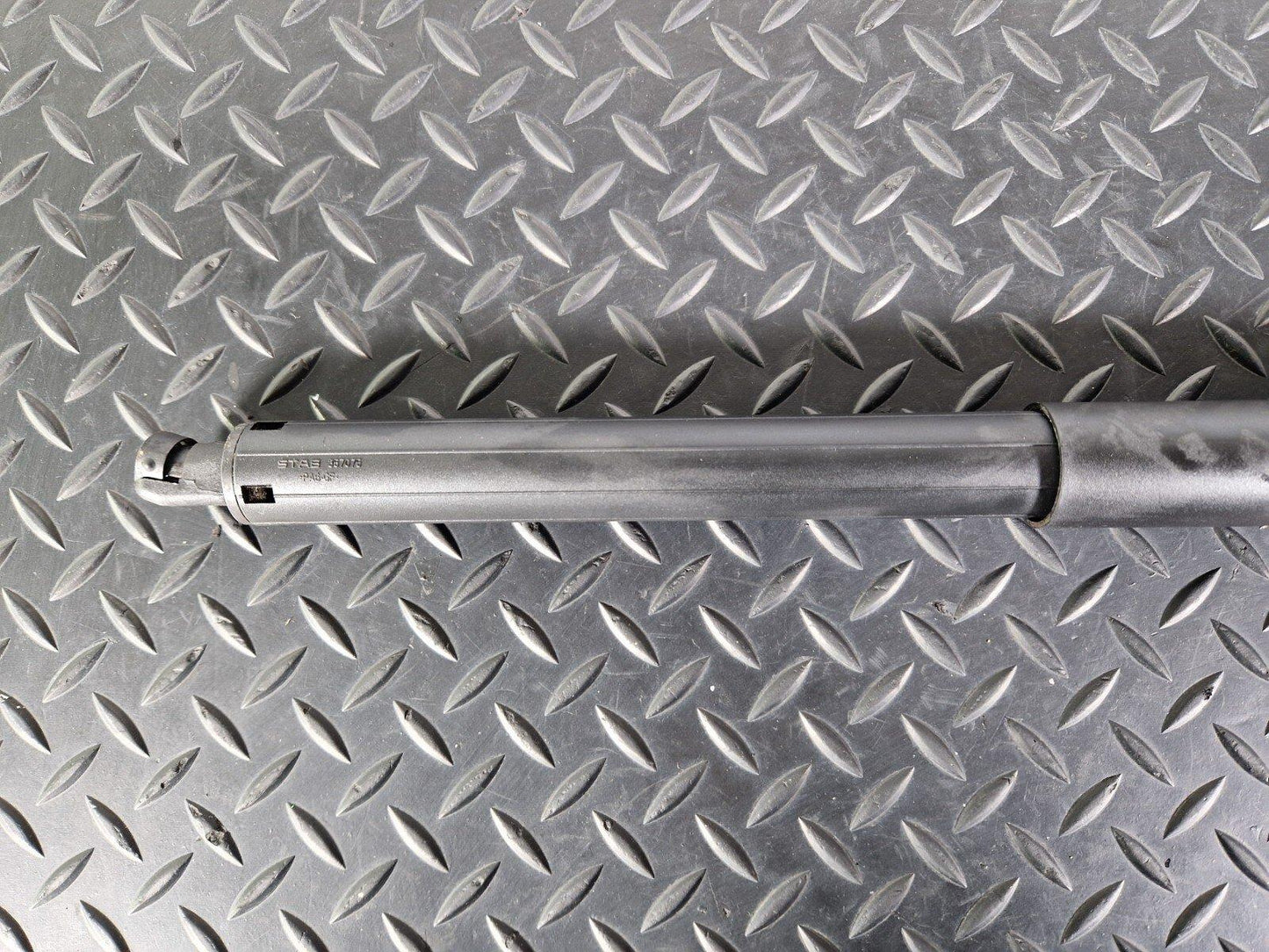 14-19 MERCEDES BENZ GLA X156 OEM REAR RIGHT TAILGATE SUPPORT STRUT A1569800764