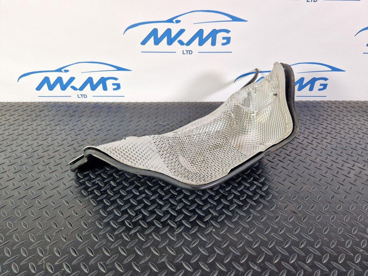 15-18 AUDI A7 4G OEM HEAT PROTECTION 4G0804165B