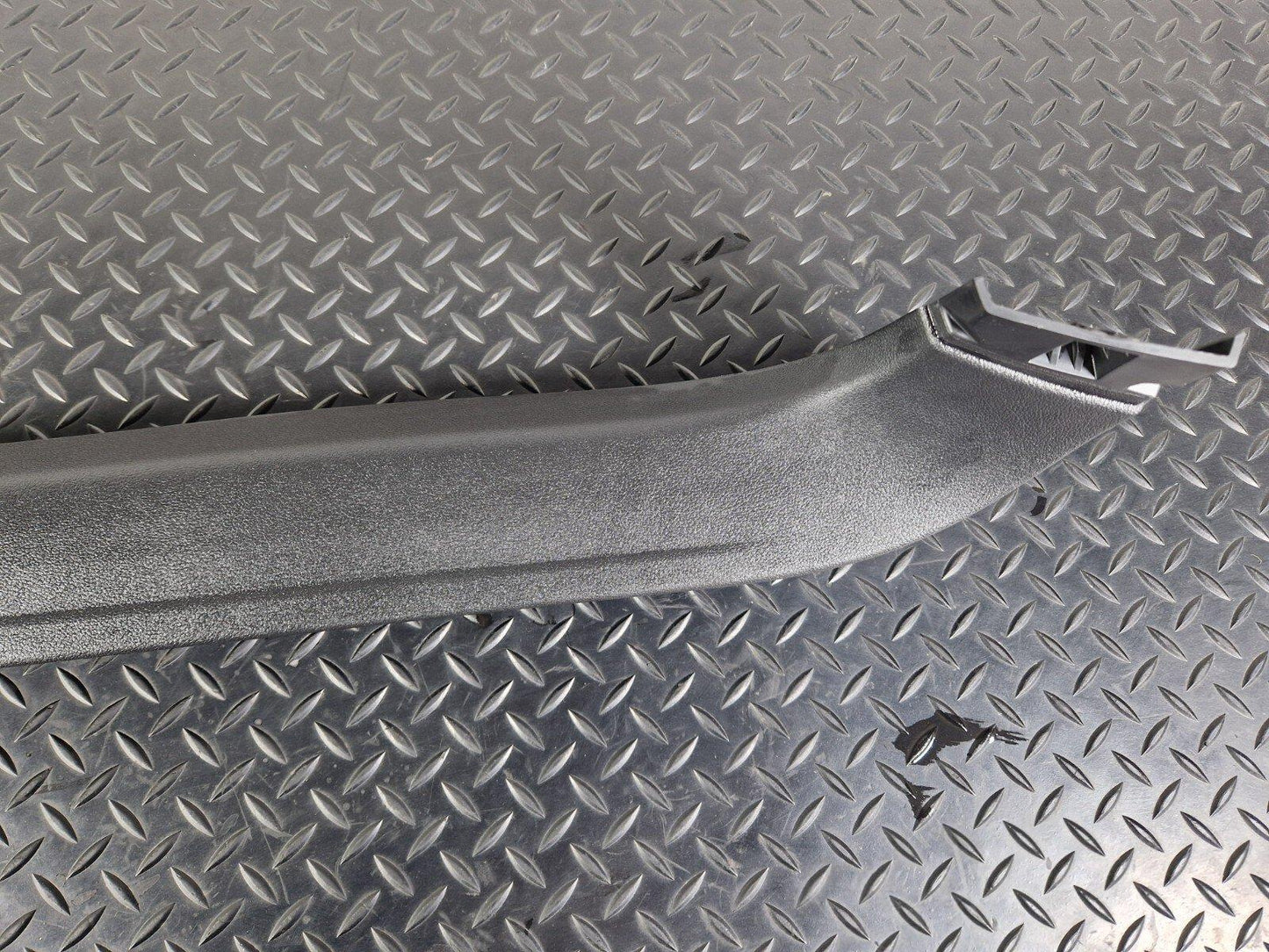 10-18 AUDI A7 4G S-LINE GENUINE BOOT LID LEFT SIDE TRIM INNER PANEL 4G8867607