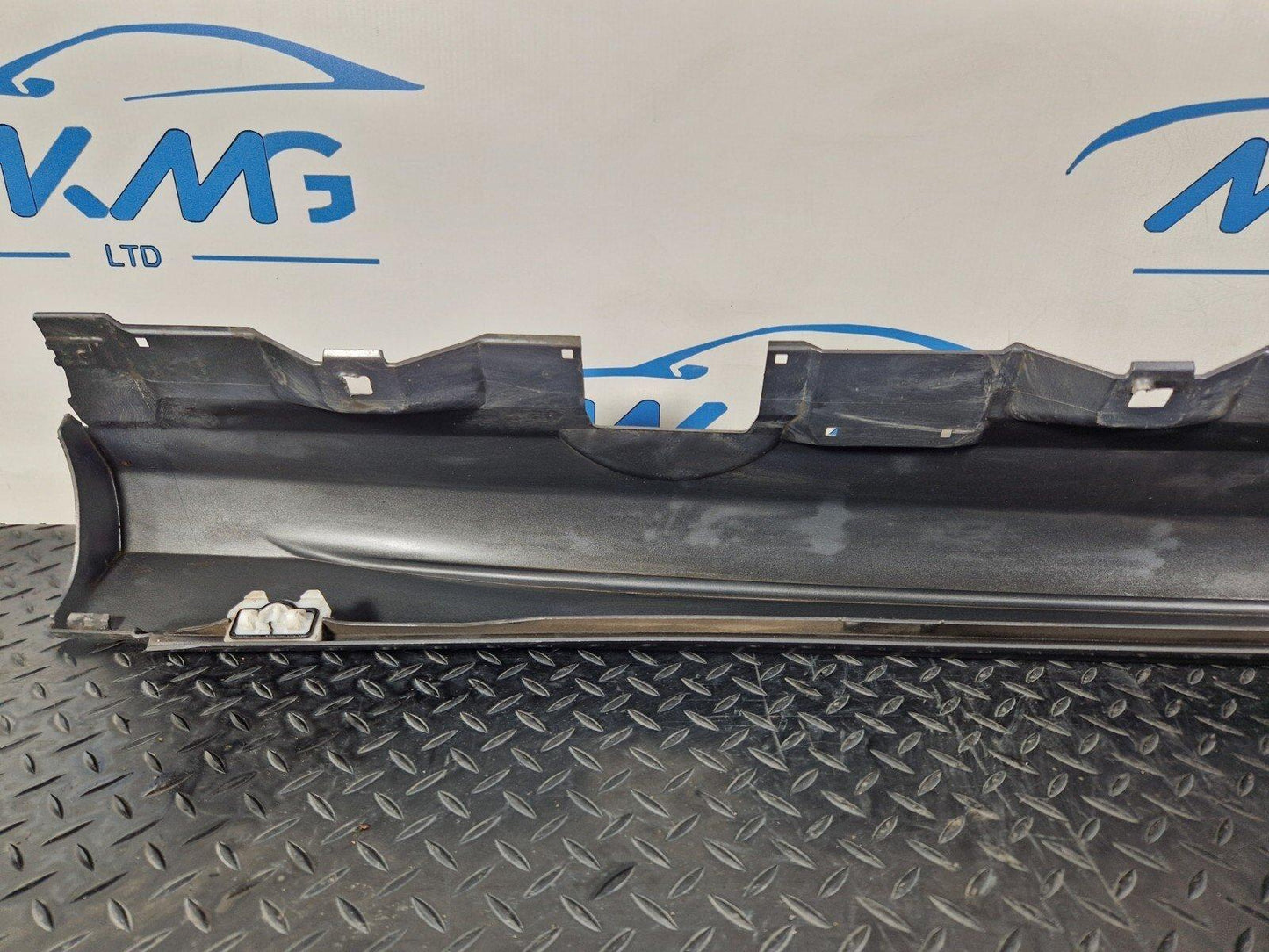 19-ON MERCEDES BENZ B CLASS W247 DRIVERS SIDE MOULDING A1776904601