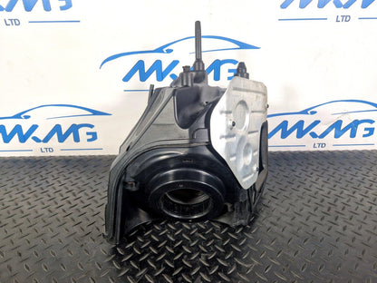 16-19 AUDI A4 B9 2.0TDI DEU DIESEL ENGINE GENUINE AIR FILTER BOX 8W0133835D