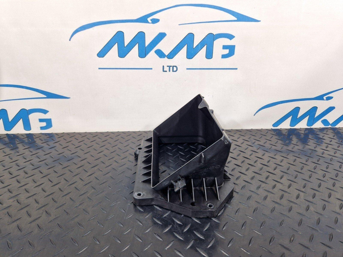 16-23 AUDI A5 F5 SPORTBACK S-LINE GENUINE FRONT AIR INTAKE DUCT VENT 8W2819904A